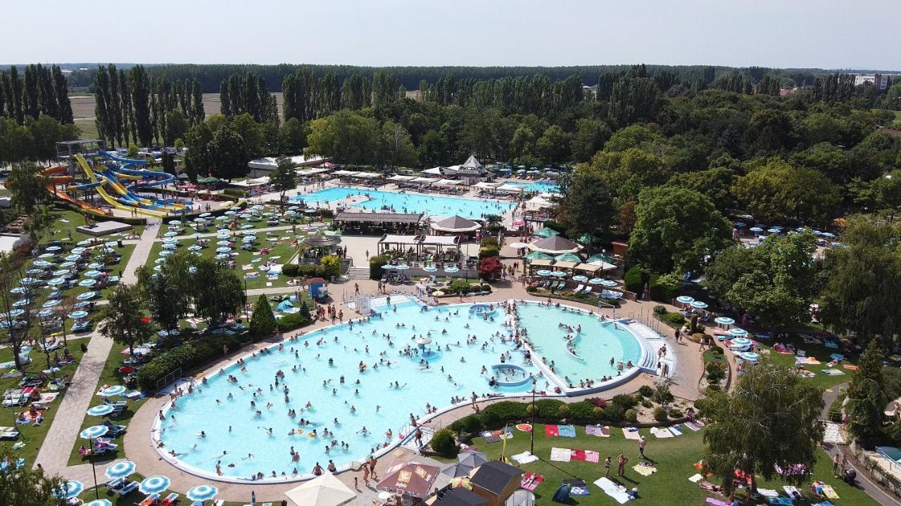 Rivapark Daire Dunajská Streda Dış mekan fotoğraf